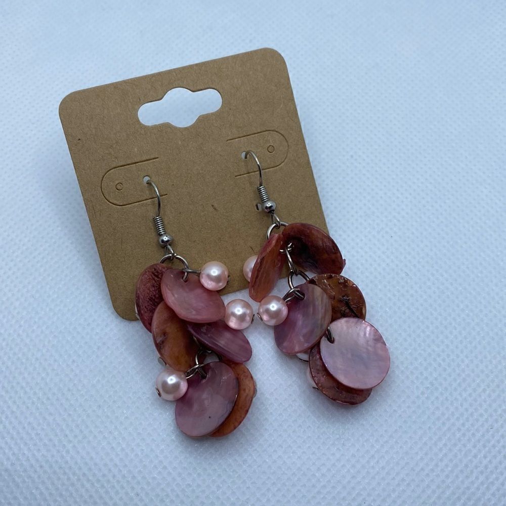 💛 Silver Plated Pink Pearl & Shell Earrings